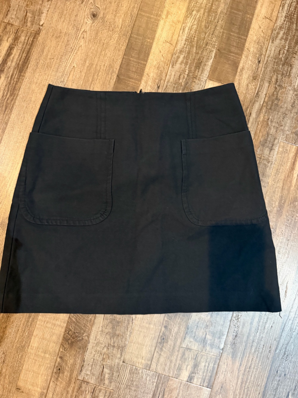 LOFT Black Pencil Skirt with Front Patch Pockets Sz 6